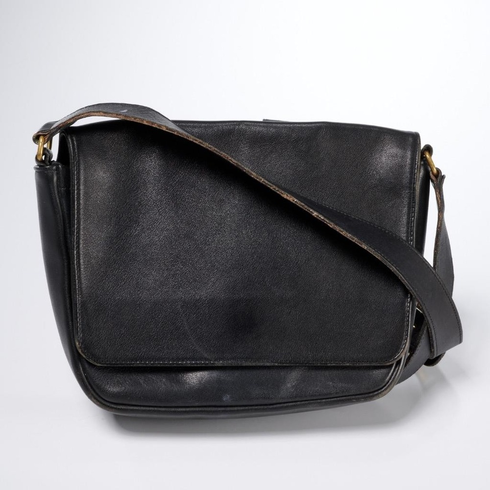 Vintage Coach Black Leather Handbag Purse Crossbody Flap 8.5"w x 7"h